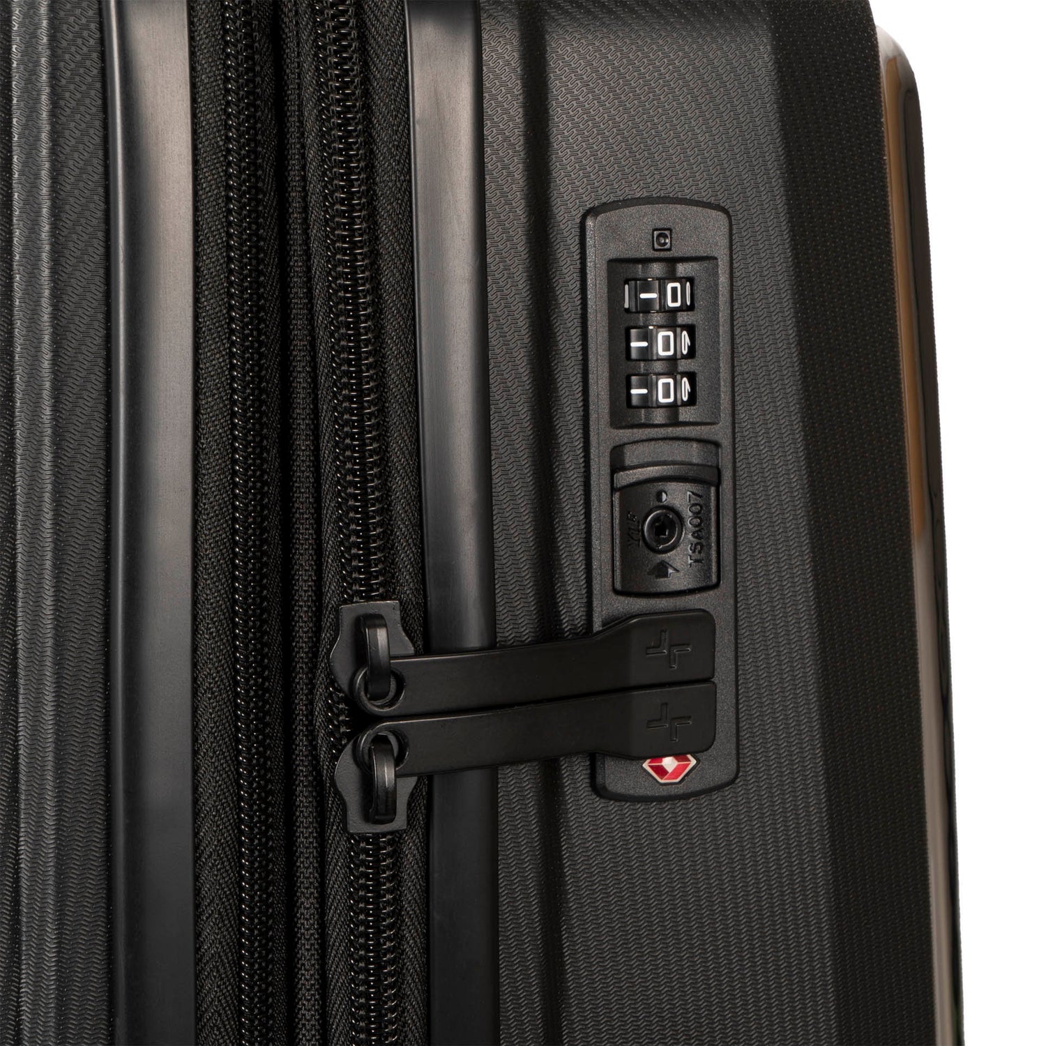 Valise rigide 25 po Dynamo -  - 

        Tracker
      
