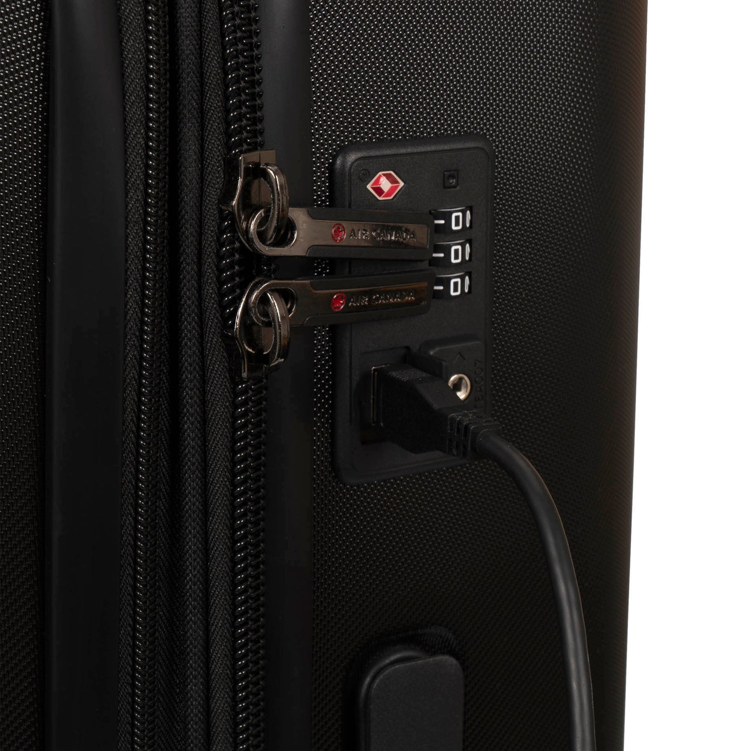 Valise rigide 24 po Canyon  -  - 

        Air Canada
      
