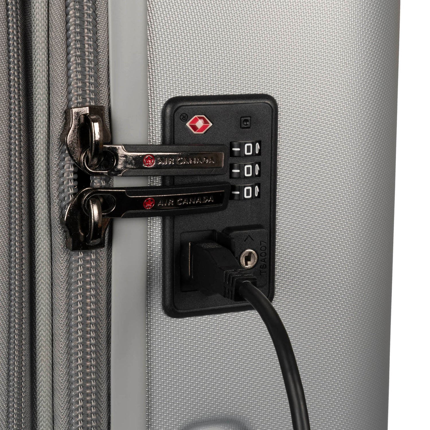 Valise rigide 24 po Canyon  -  - 

        Air Canada
      
