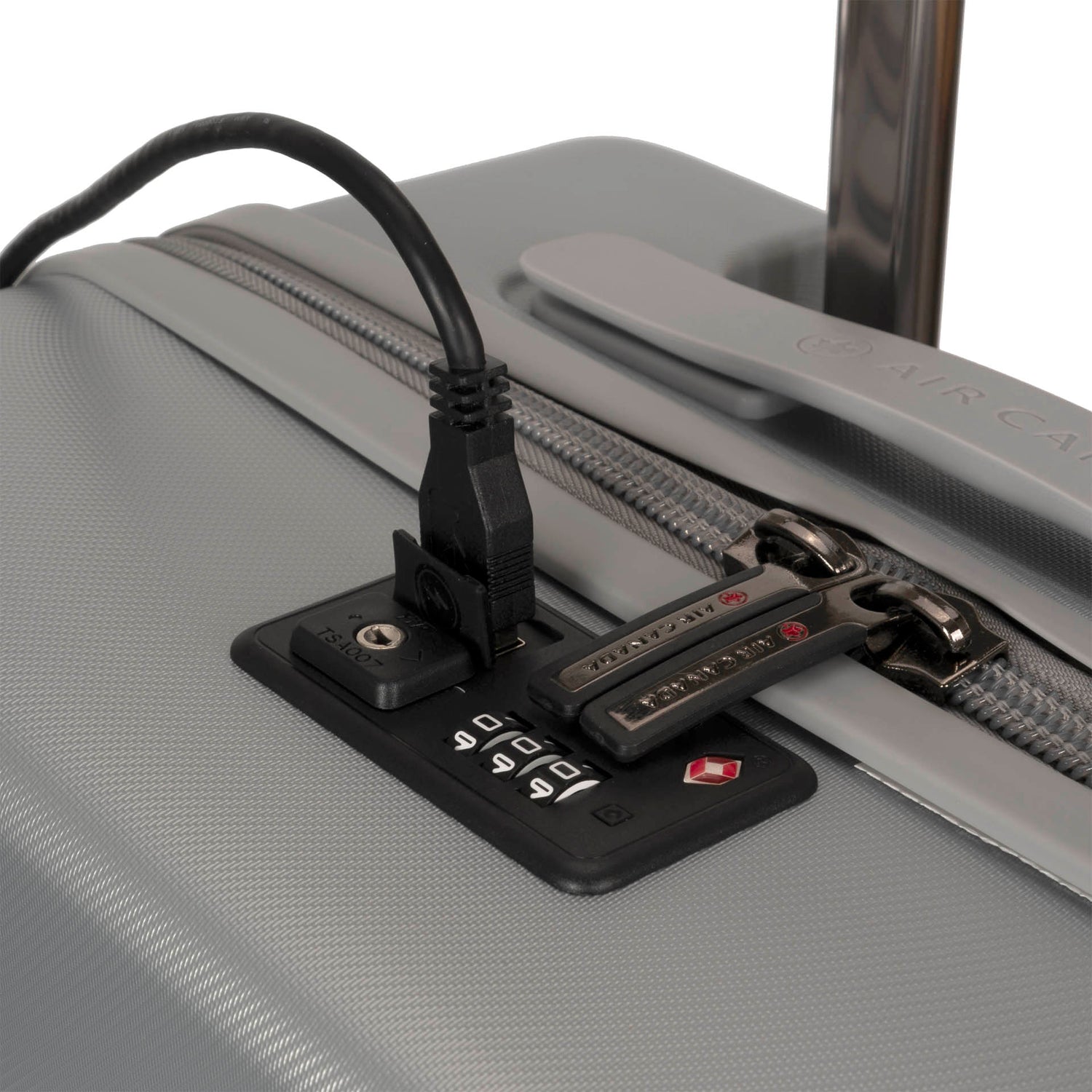 Valise de cabine rigide 20 po Canyon  -  - 

        Air Canada
      
