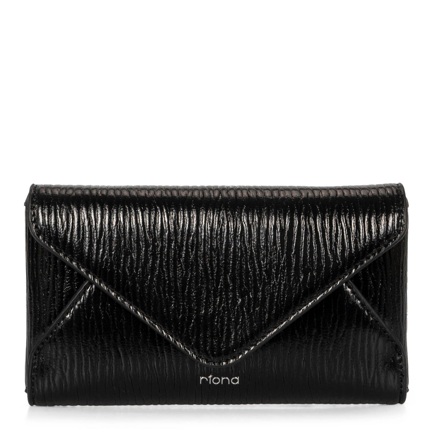 Front view of black glossy vegan crossbody bag called Evening in an envelopy style designed by Riona, showcasing its enevelopye closure and shiney textured PU look.