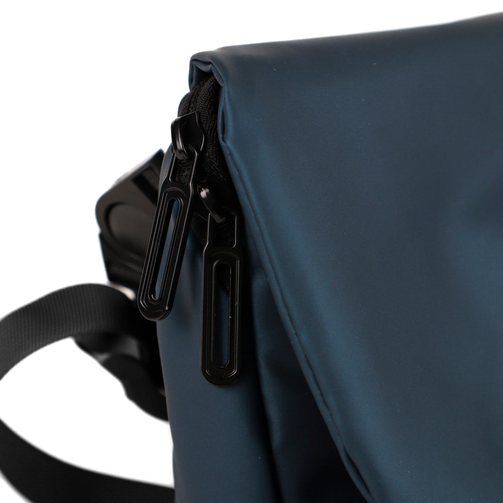 Tracker Everyday Crossbody Mini Messenger bag - Bentley
